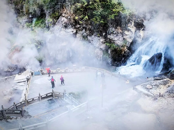 腾冲火山热海一日游