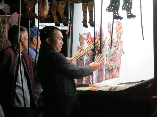 腾冲旅游：腾冲风物志｜影动灯摇，声传千年——藏在光影里的腾冲非遗皮影戏